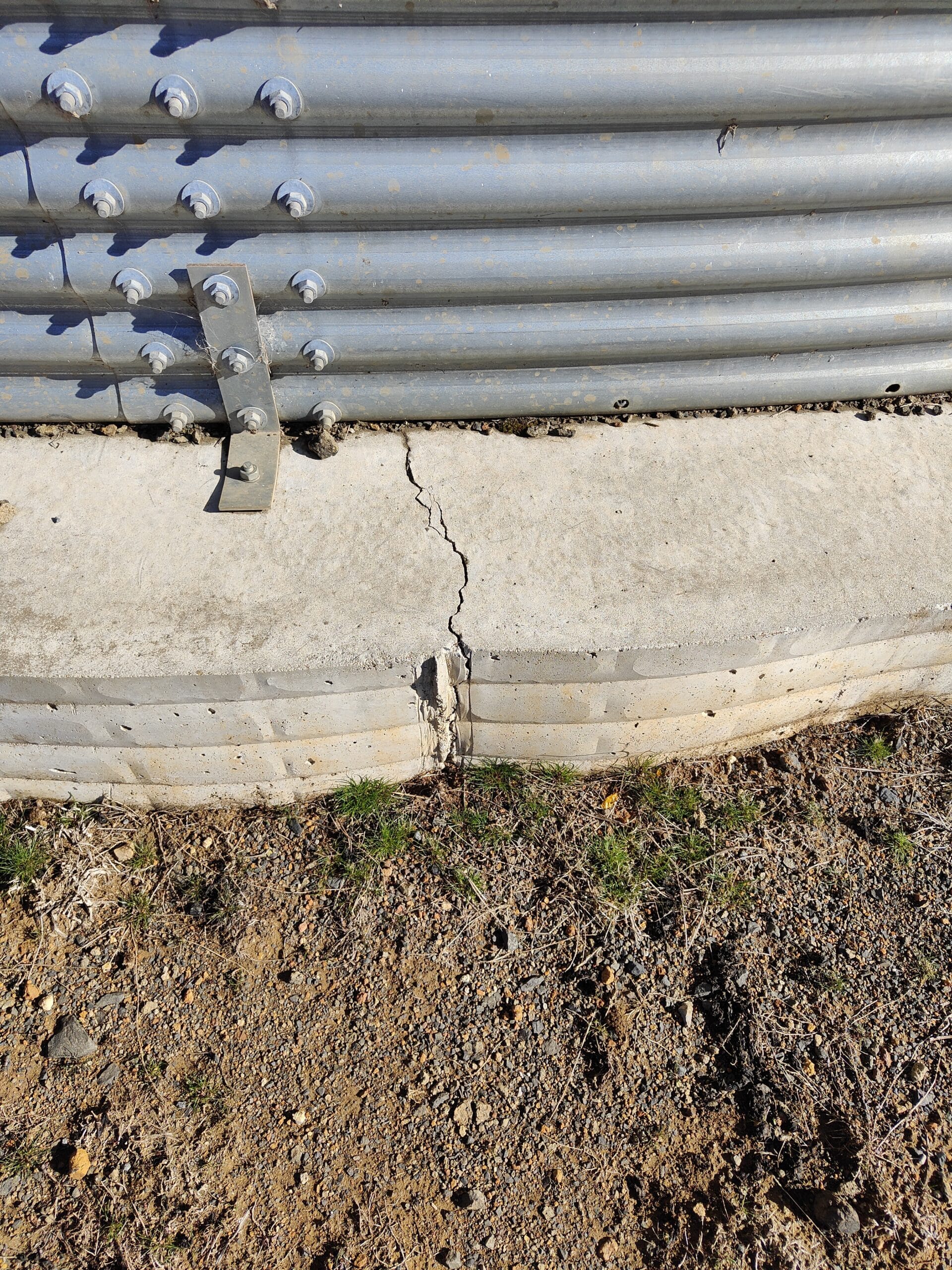 Process Water Tank With Foundation Cracks